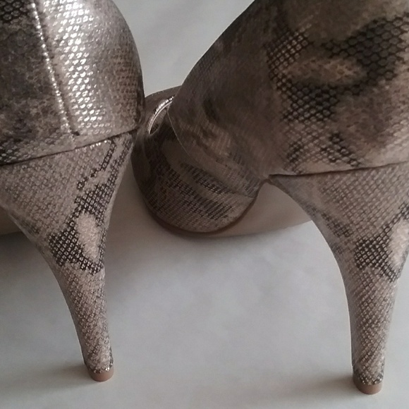 Apostrophe Sz 9 Open Toe Pumps NWOT - Picture 3 of 7